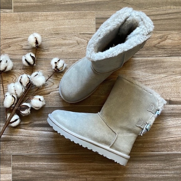 🌿UGG BAILEY BOW ABSTRACT SPLATTER BOOTS🌿 - Picture 4 of 14